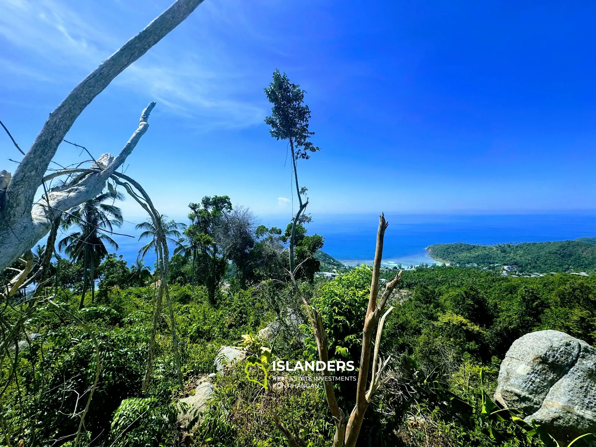 ที่ดินพระอาทิตย์ตกวิวทะเลที่สวยงามอย่างแน่นอนหาดยาว 4 ไร่ เกาะพะงัน