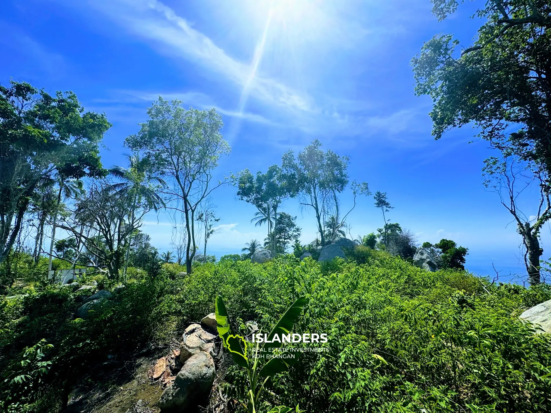 ที่ดินพระอาทิตย์ตกวิวทะเลที่สวยงามอย่างแน่นอนหาดยาว 4 ไร่ เกาะพะงัน