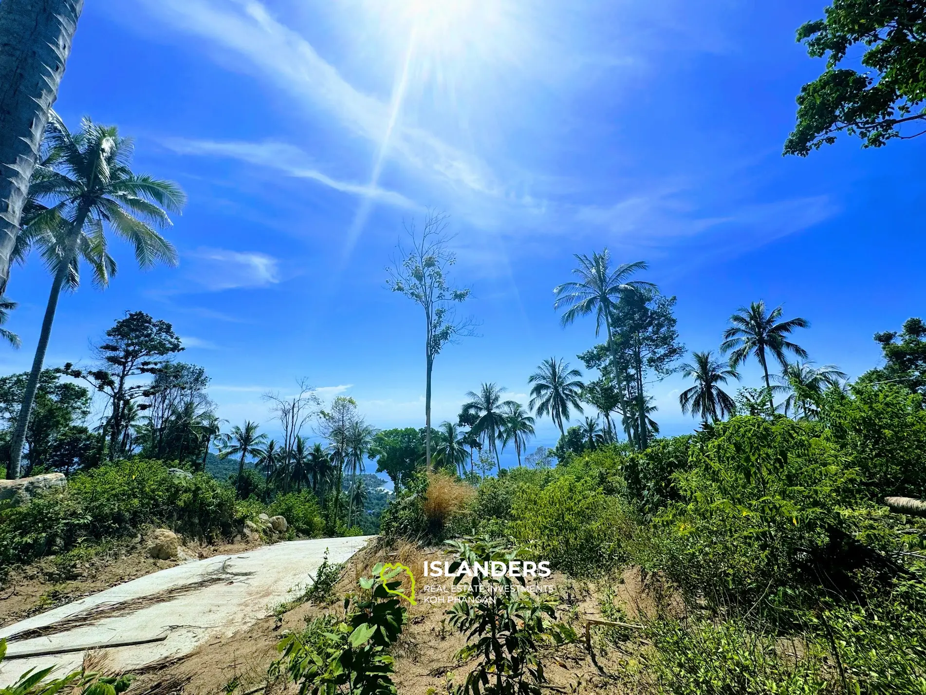 ที่ดินพระอาทิตย์ตกวิวทะเลที่สวยงามอย่างแน่นอนหาดยาว 4 ไร่ เกาะพะงัน