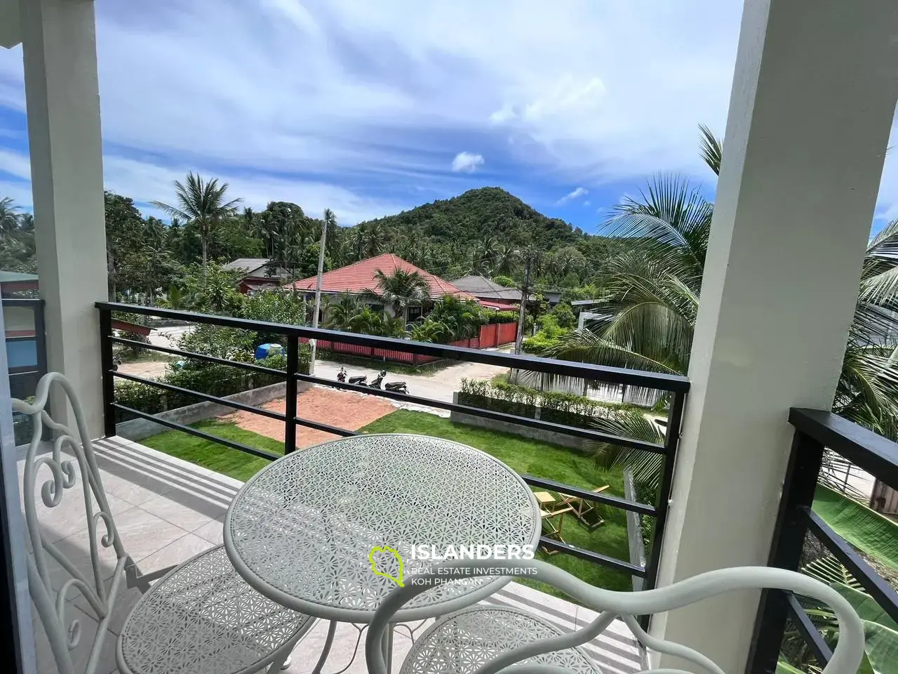 1 Bedroom with rooftop in  Maduea Wan