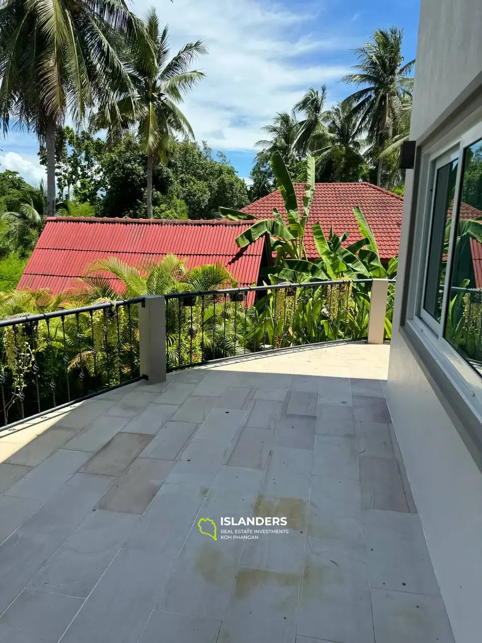 Ready to go 4BR house on Baan Tai, walking distance to the beach! 