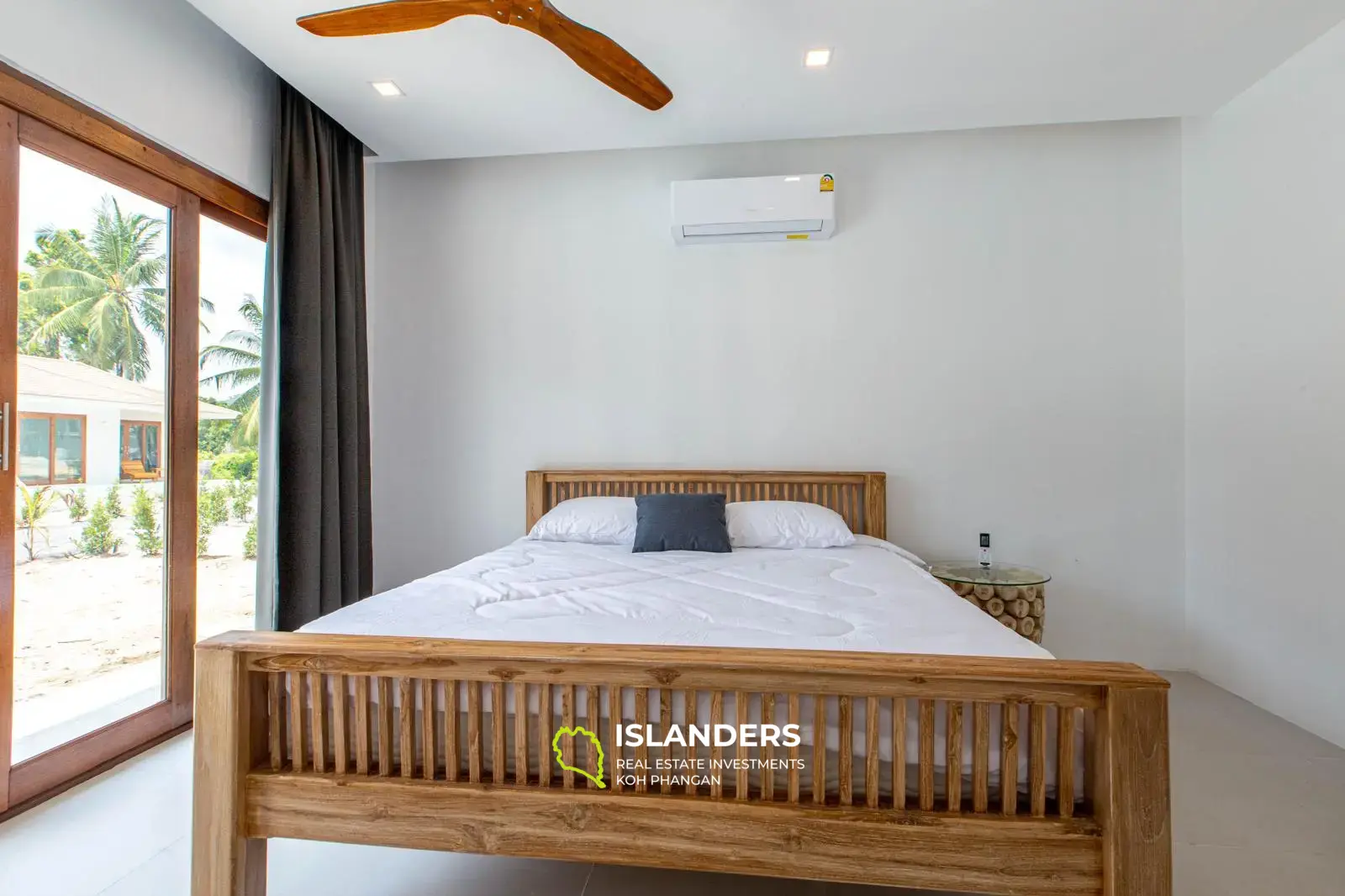 3 Charming 2-Bedroom Villas with Swimming Pools in Central Koh Phangan