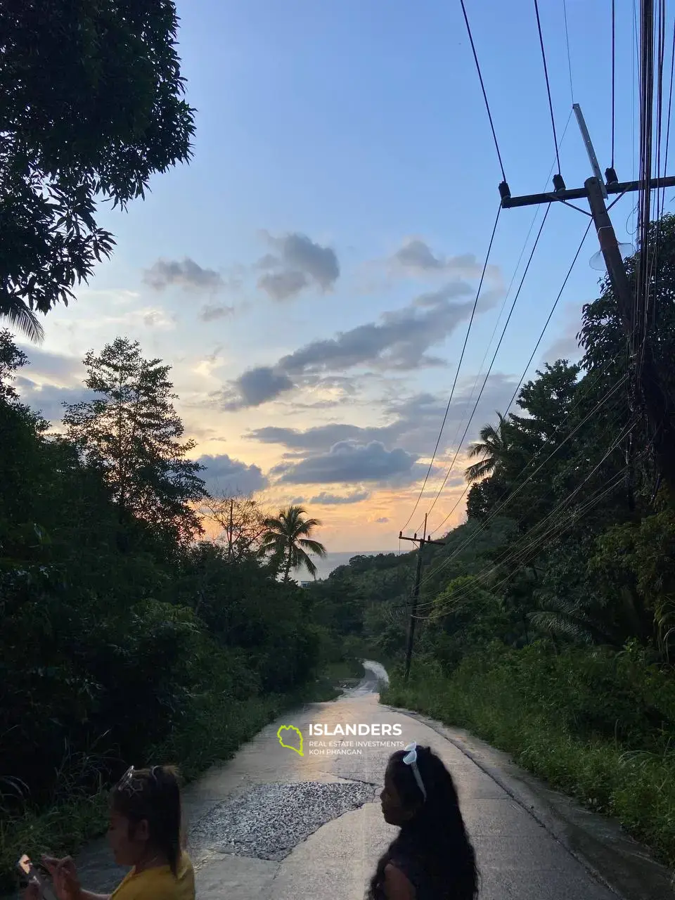 ที่ดินสวยวิวทะเลเกือบ 2 ไร่ บริเวณหาดสลัด