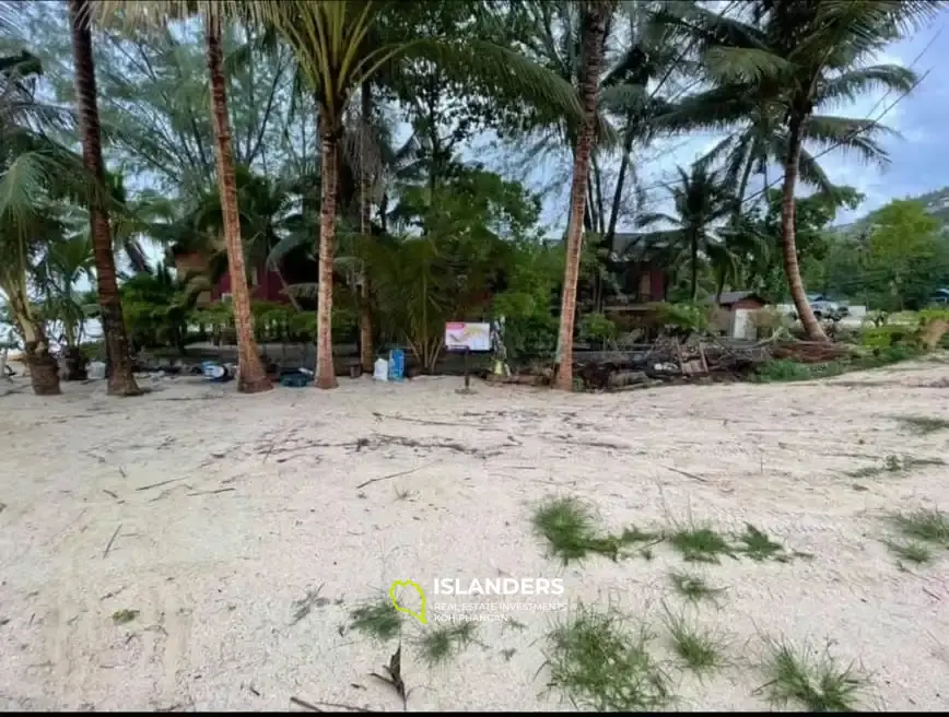 ที่ดินติดชายหาดขนาดเล็กในหาดสลัด