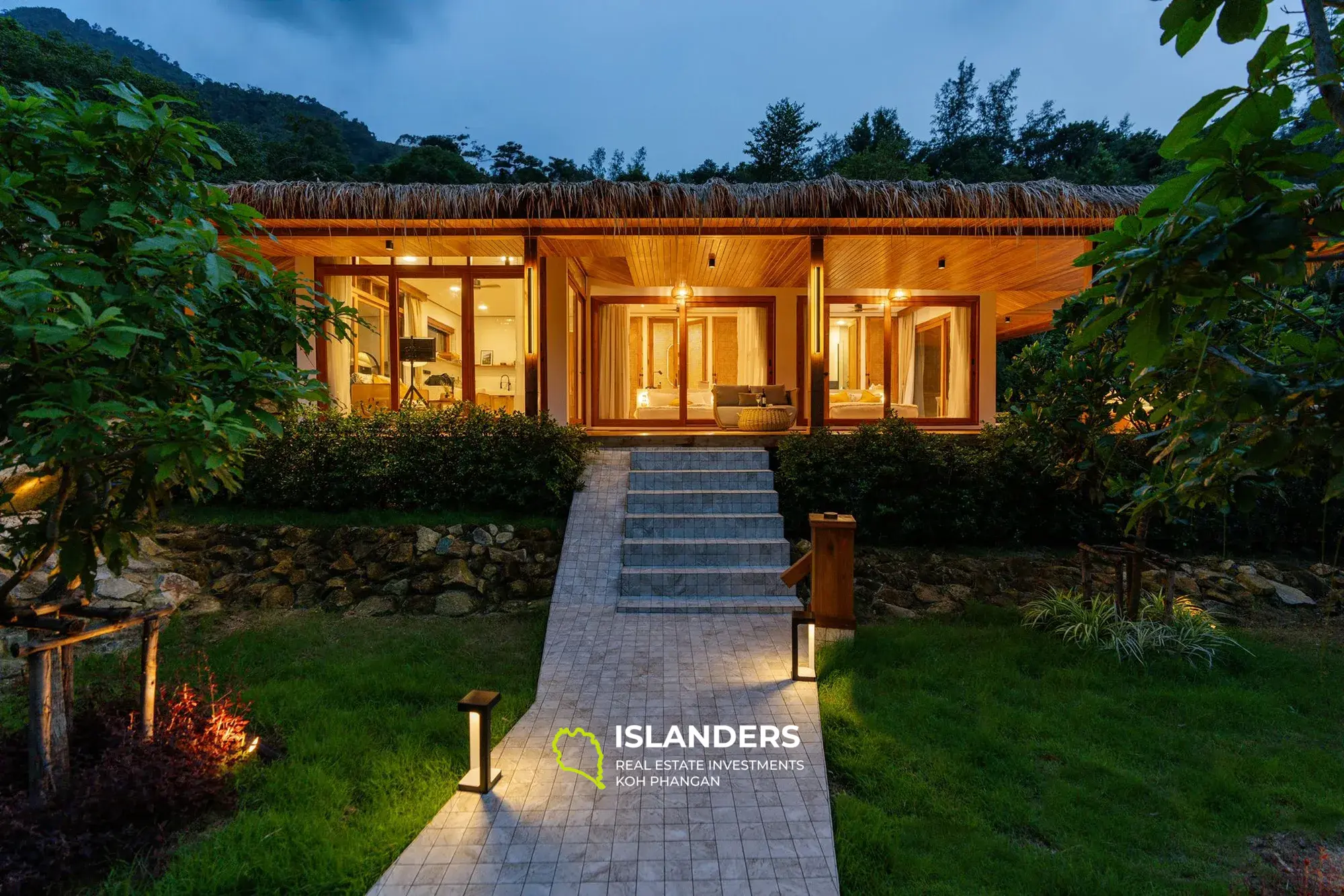 Brand new Teak villa in Chaloklum