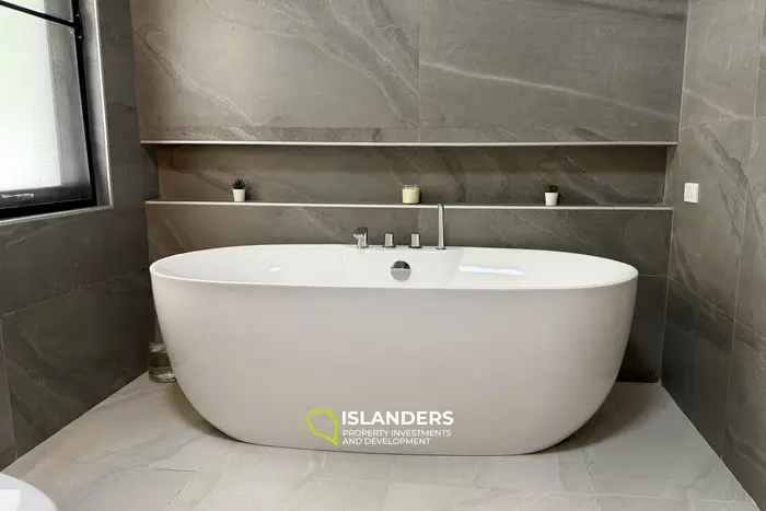 Exquisite Sea View Villa in Koh Phangan