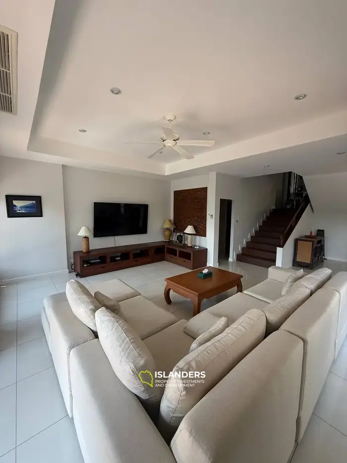 4-bdrm villa with large pool and plot (Chong Mon)