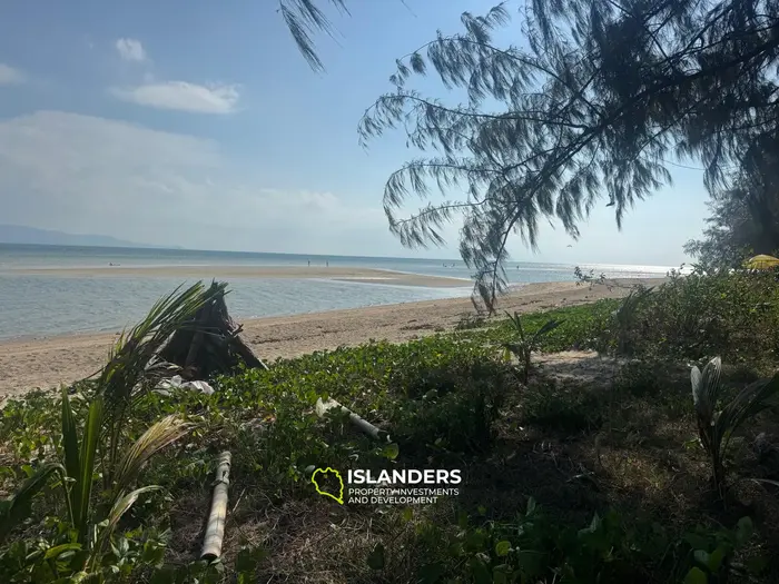 Beach front land (flat)