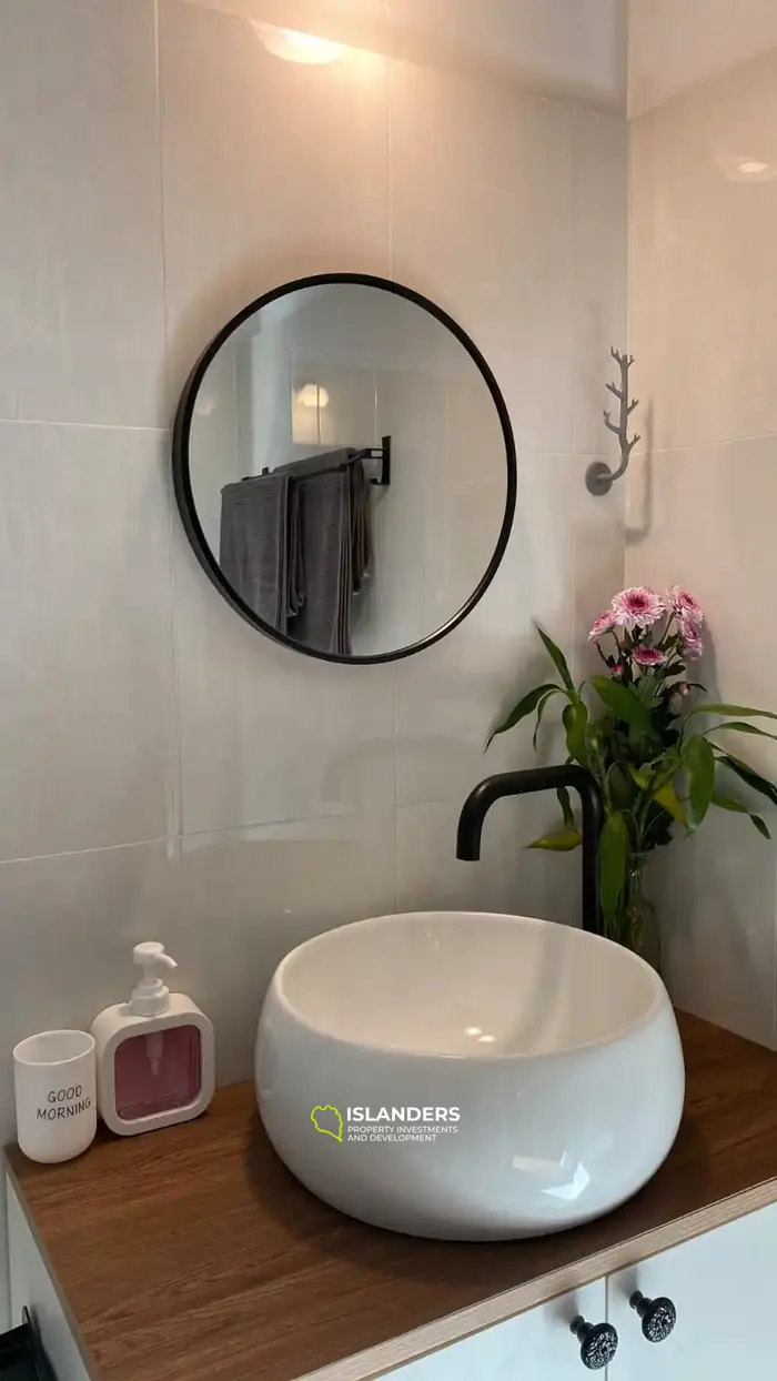 อสังหาริมทรัพย์เพื่อการลงทุนพร้อมบ้านสองหลังขาย - เกาะพะงัน