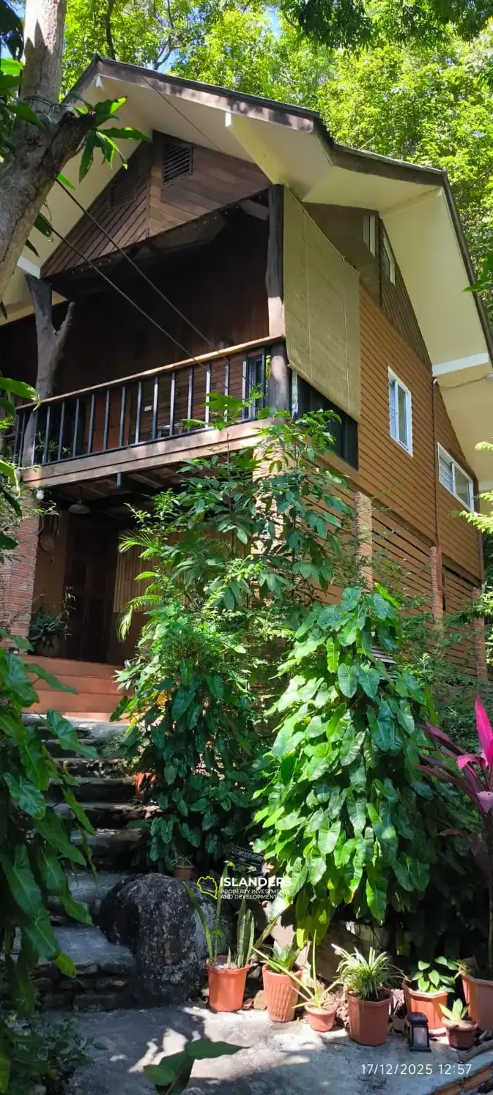 อสังหาริมทรัพย์เพื่อการลงทุนพร้อมบ้านสองหลังขาย - เกาะพะงัน