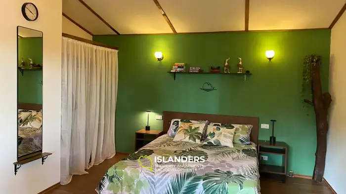 อสังหาริมทรัพย์เพื่อการลงทุนพร้อมบ้านสองหลังขาย - เกาะพะงัน