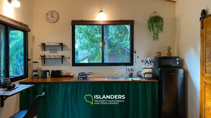 อสังหาริมทรัพย์เพื่อการลงทุนพร้อมบ้านสองหลังขาย - เกาะพะงัน