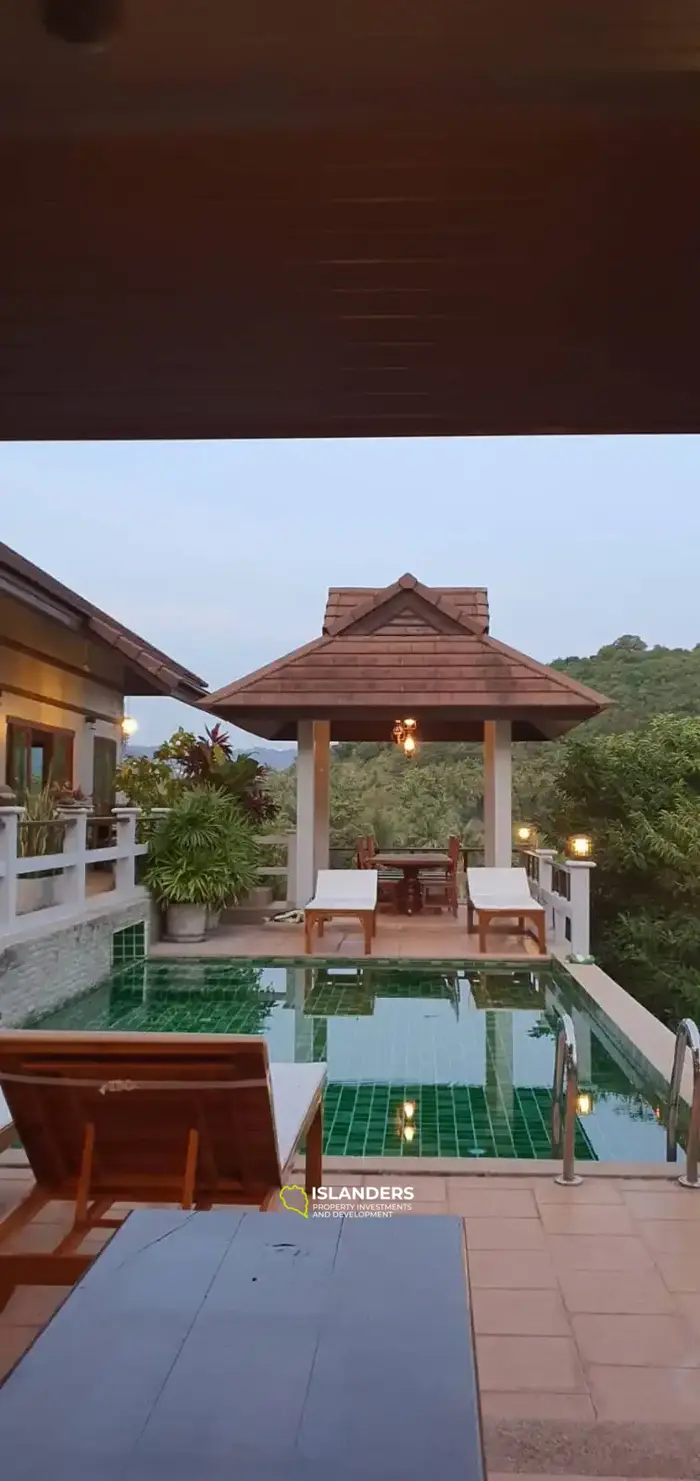 Two-story 6-bdrm pool villa with a large plot with sea views (Bangrak)