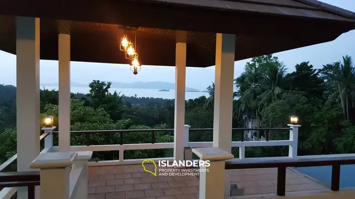 Two-story 6-bdrm pool villa with a large plot with sea views (Bangrak)