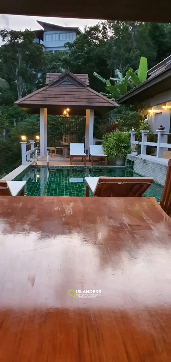 Two-story 6-bdrm pool villa with a large plot with sea views (Bangrak)