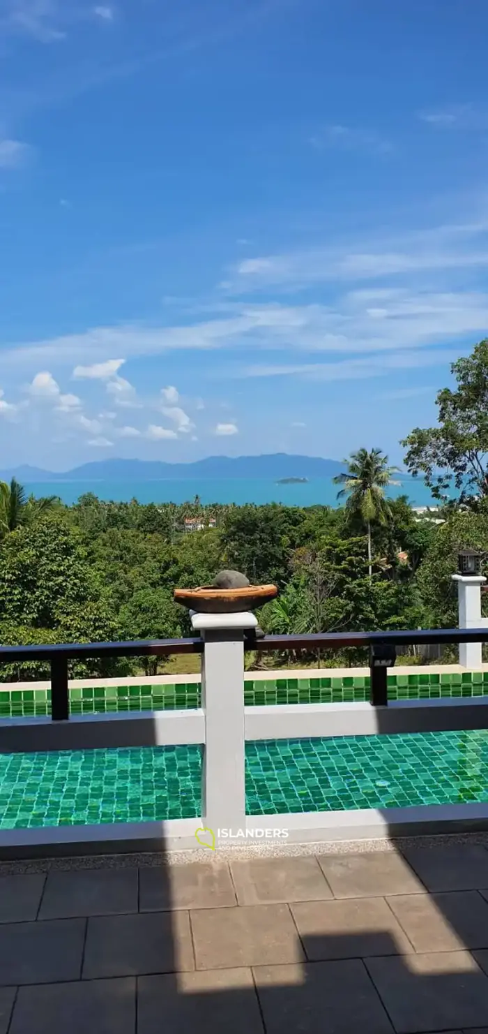 Two-story 6-bdrm pool villa with a large plot with sea views (Bangrak)