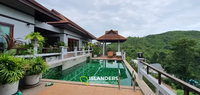 Two-story 6-bdrm pool villa with a large plot with sea views (Bangrak)