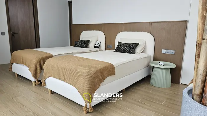 Brand new 3 bdrm pool villa with panoramic sea views (Plai Laem)