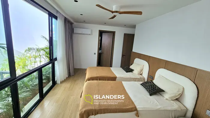 Brand new 3 bdrm pool villa with panoramic sea views (Plai Laem)