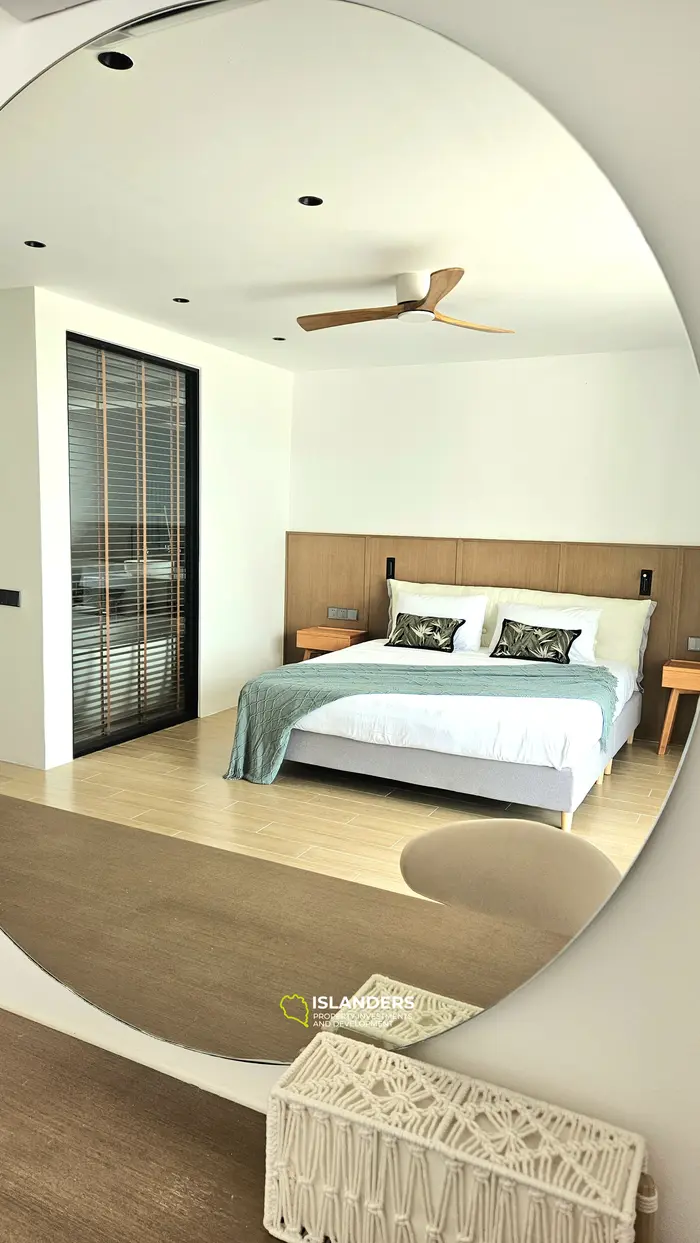 Brand new 3 bdrm pool villa with panoramic sea views (Plai Laem)