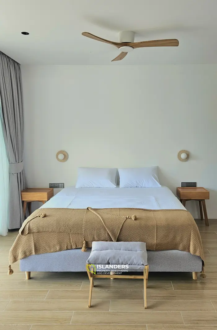 Brand new 3 bdrm pool villa with panoramic sea views (Plai Laem)