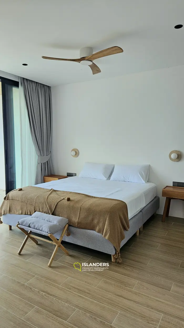 Brand new 3 bdrm pool villa with panoramic sea views (Plai Laem)