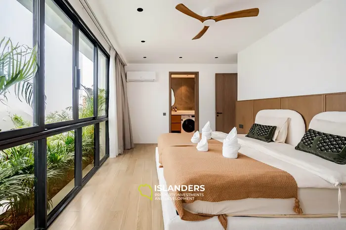 Brand new 3 bdrm pool villa with panoramic sea views (Plai Laem)