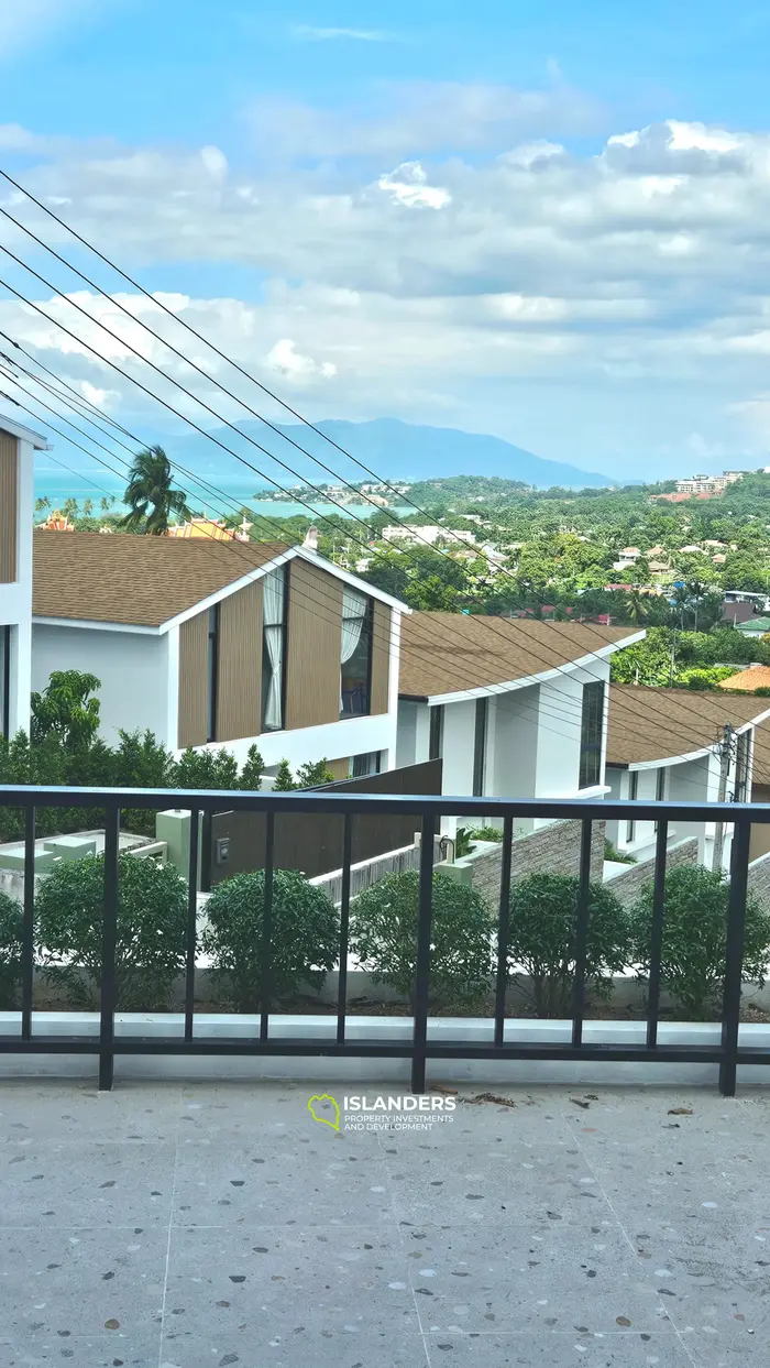 Brand new 3 bdrm pool villa with panoramic sea views (Plai Laem)