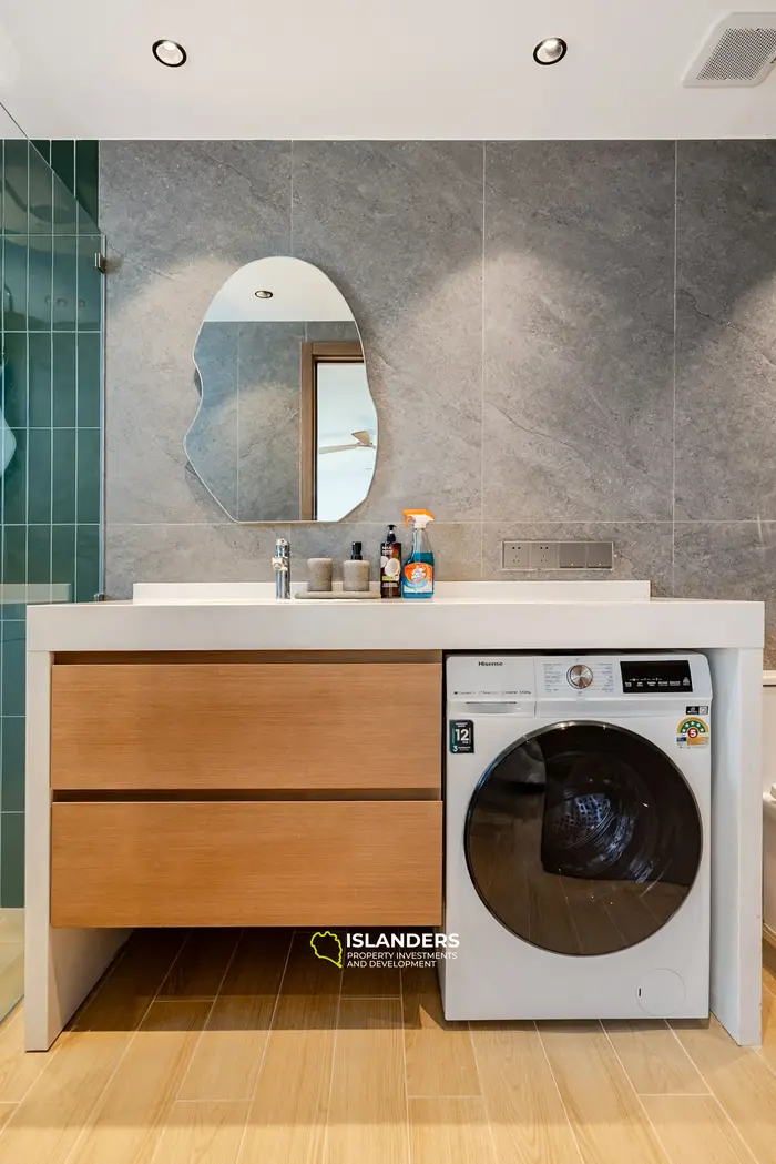 Brand new 3 bdrm pool villa with panoramic sea views (Plai Laem)