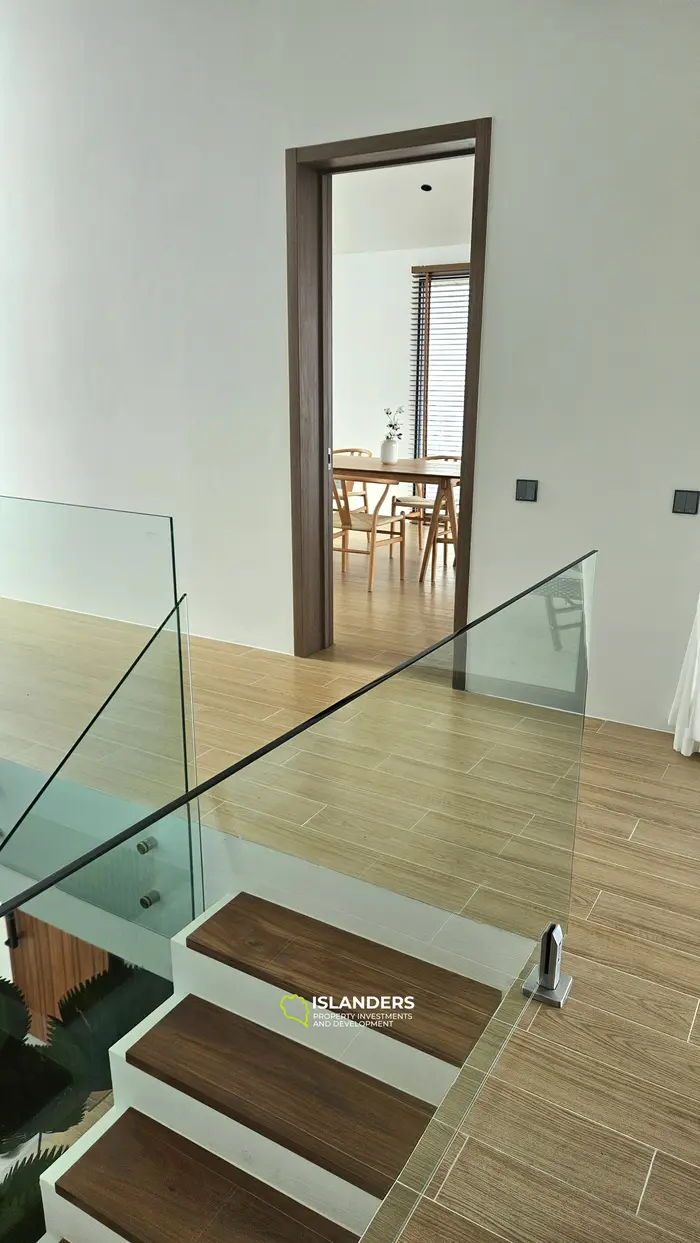 Brand new 3 bdrm pool villa with panoramic sea views (Plai Laem)