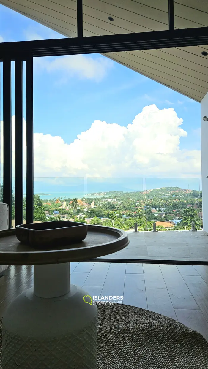 Brand new 3 bdrm pool villa with panoramic sea views (Plai Laem)