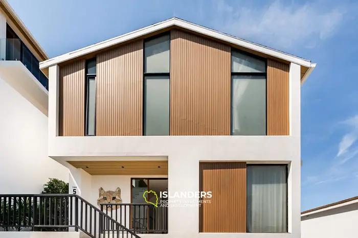 Brand new 3 bdrm pool villa with sea view (Plai Laem)