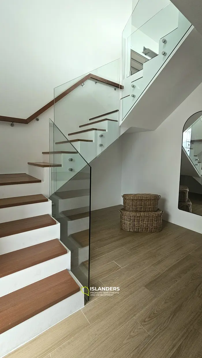 Brand new 3 bdrm pool villa with sea view (Plai Laem)