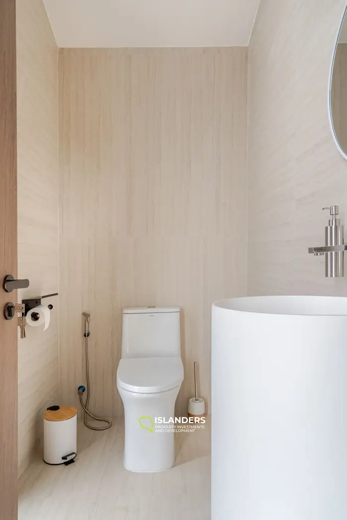 Cozy 3-bdrm pool villa overlooking the sea (Plai Laem)