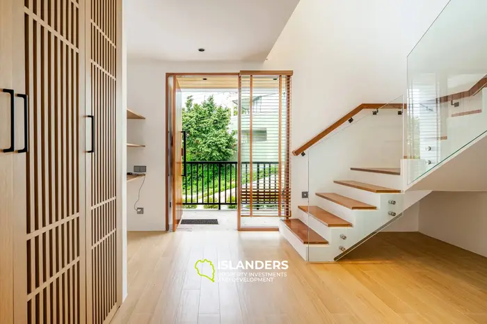 Cozy 3-bdrm pool villa overlooking the sea (Plai Laem)