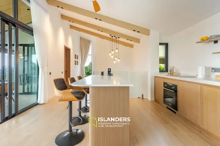 Cozy 3-bdrm pool villa overlooking the sea (Plai Laem)