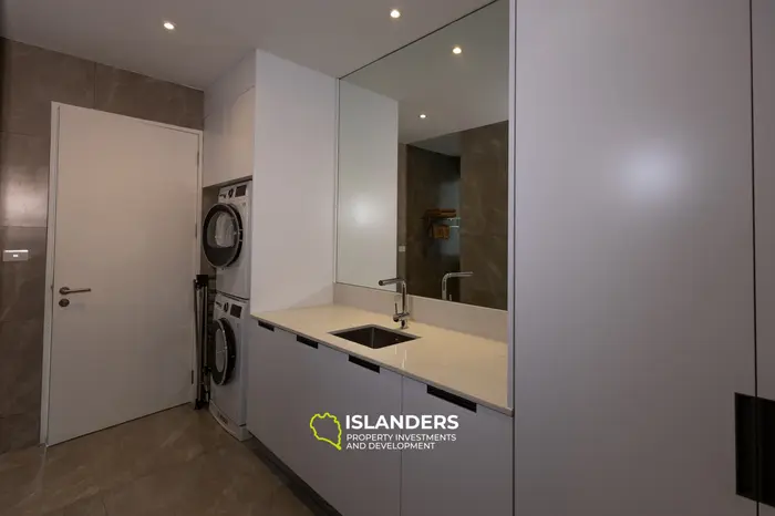 Modern 4-bdrm pool villa with cinema and partial sea view (Plai Laem)