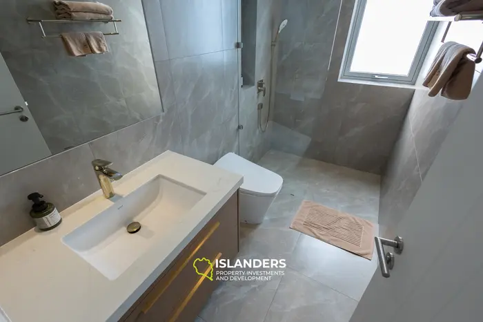 Modern 4-bdrm pool villa with cinema and partial sea view (Plai Laem)