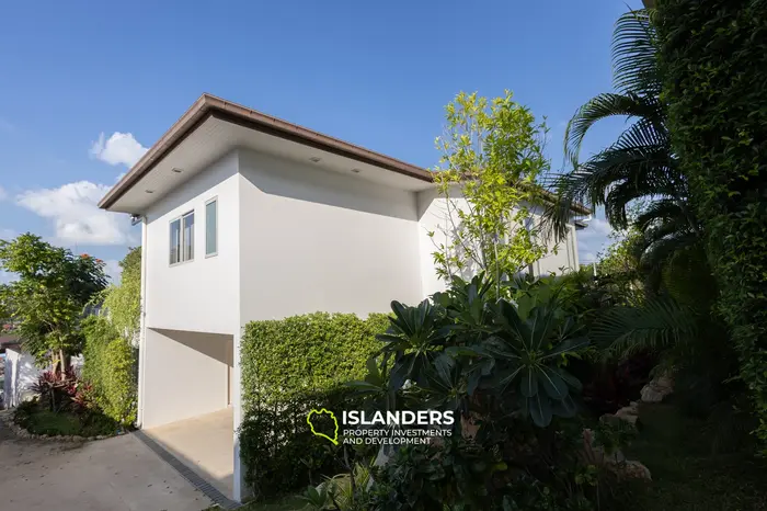 Modern 4-bdrm pool villa with cinema and partial sea view (Plai Laem)