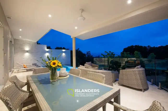 4-bdrm pool villa with panoramic views of the bay and sea (Bophut)