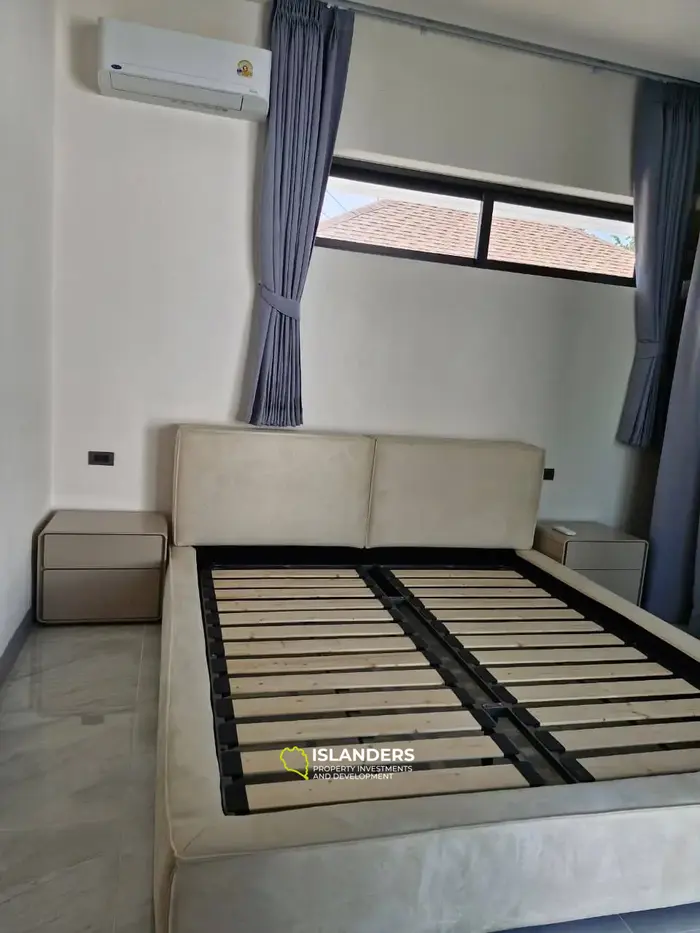 Exquisite Mountain-View 3BD Villa for Sale in  Mae Haad (Koh Phangan)