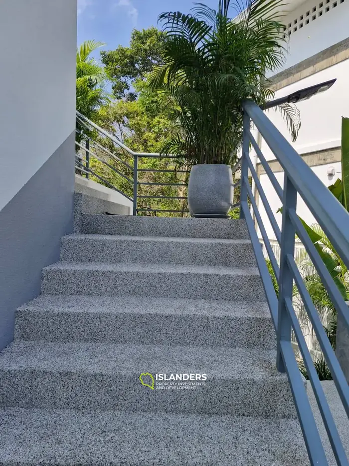 Exquisite Mountain-View 3BD Villa for Sale in  Mae Haad (Koh Phangan)