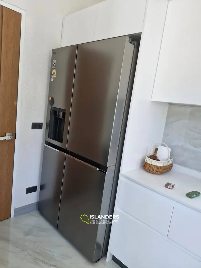 Exquisite Mountain-View 3BD Villa for Sale in  Mae Haad (Koh Phangan)