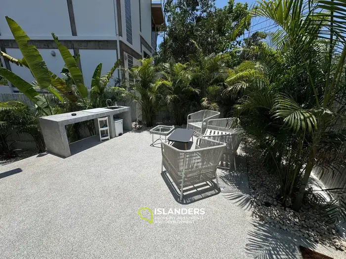 Exquisite Mountain-View 3BD Villa for Sale in  Mae Haad (Koh Phangan)