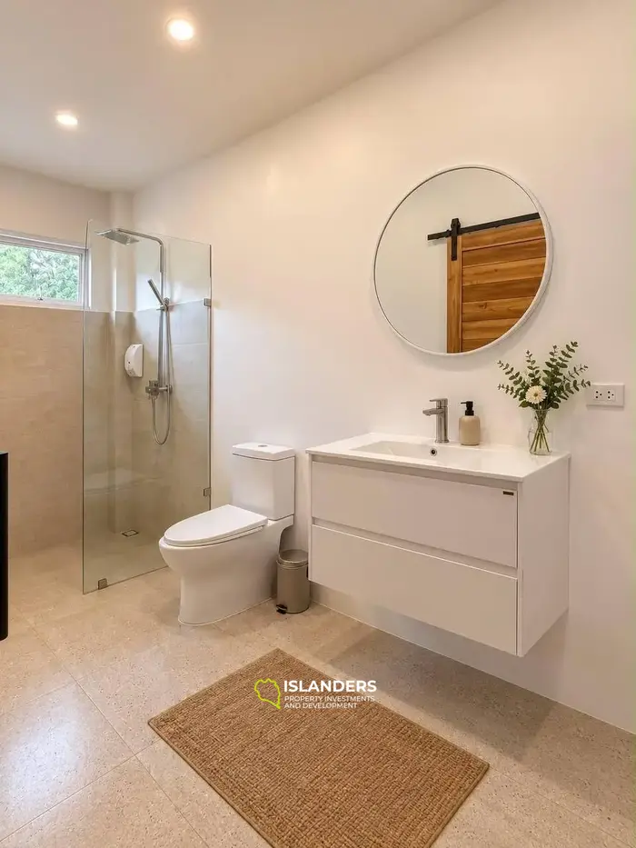 Villa Tropical Contemporánea 1 – Retiro Privado con Piscina de 3 Habitaciones