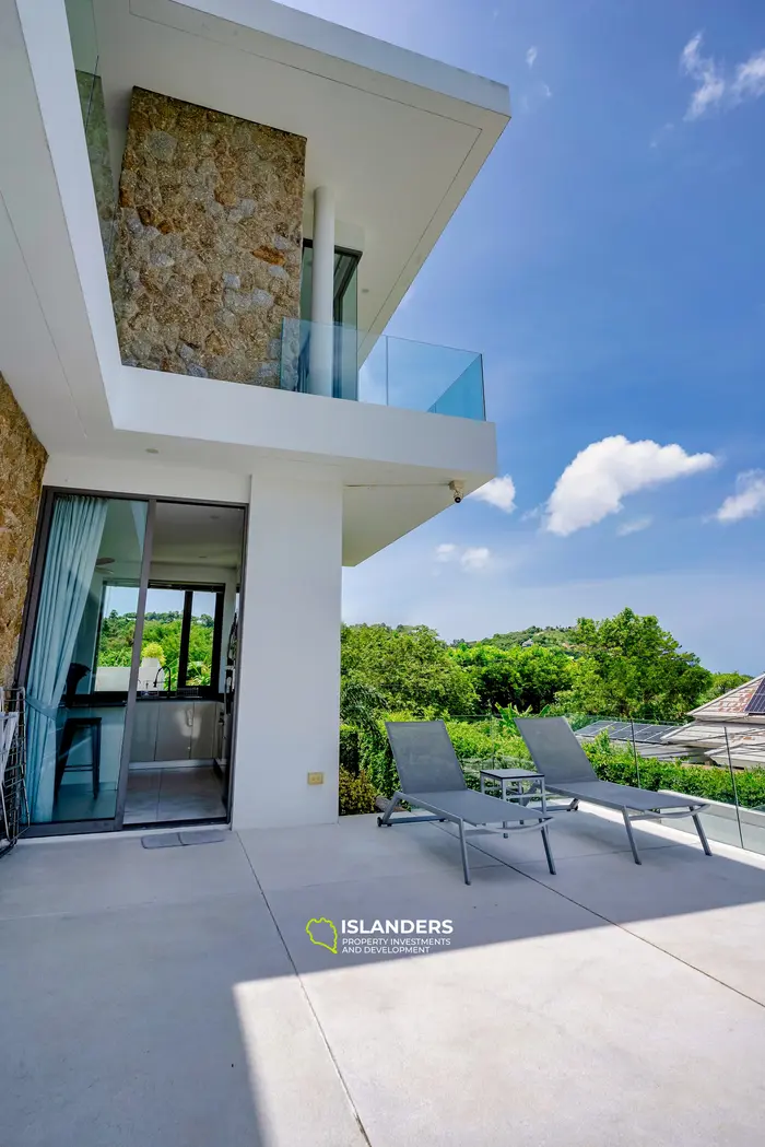 3-bdrm pool villa with large plot and sea view (Bophut)