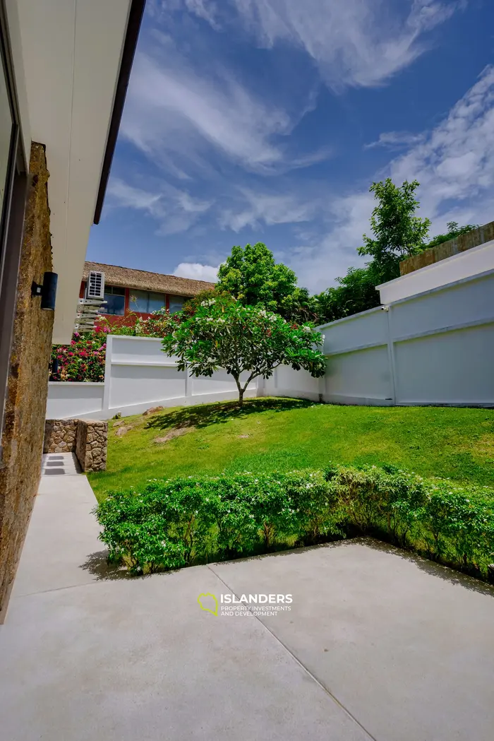 3-bdrm pool villa with large plot and sea view (Bophut)