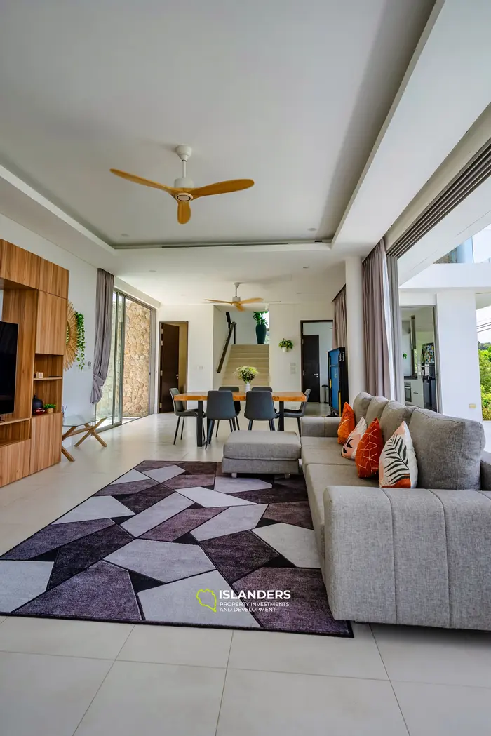 3-bdrm pool villa with large plot and sea view (Bophut)