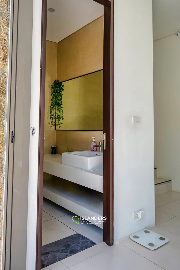 3-bdrm pool villa with large plot and sea view (Bophut)