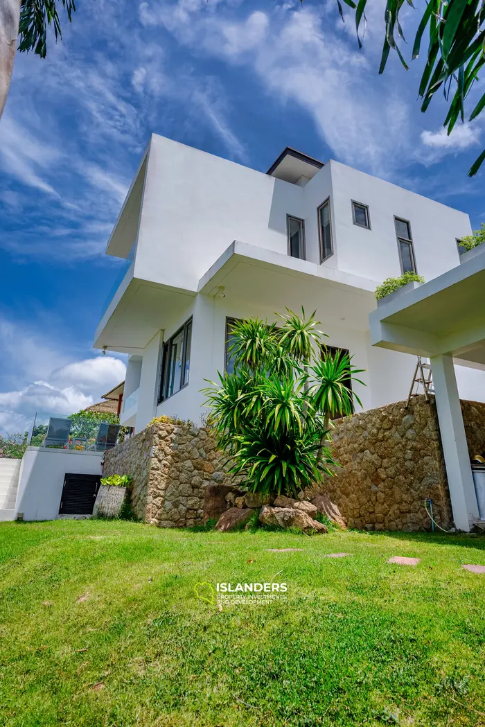 3-bdrm pool villa with large plot and sea view (Bophut)